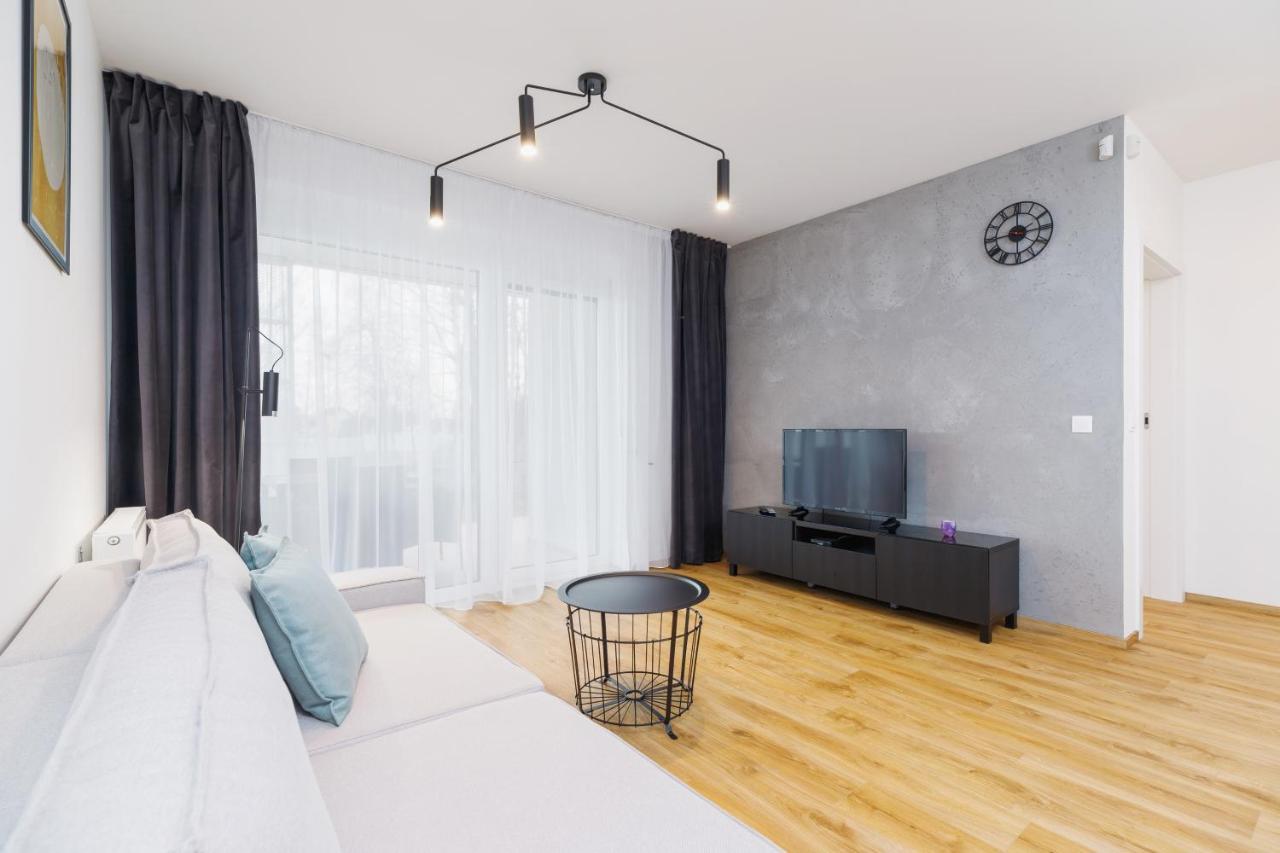 Supernova Near Tauron Arena By Renters Apartmán *